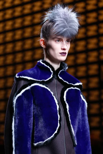 Look 14